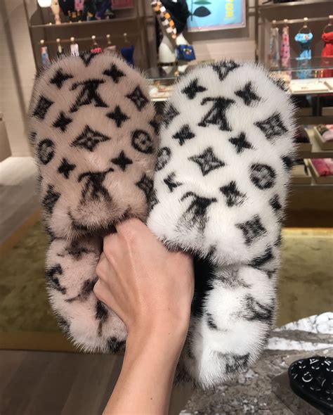 louis vuitton slippers furry.